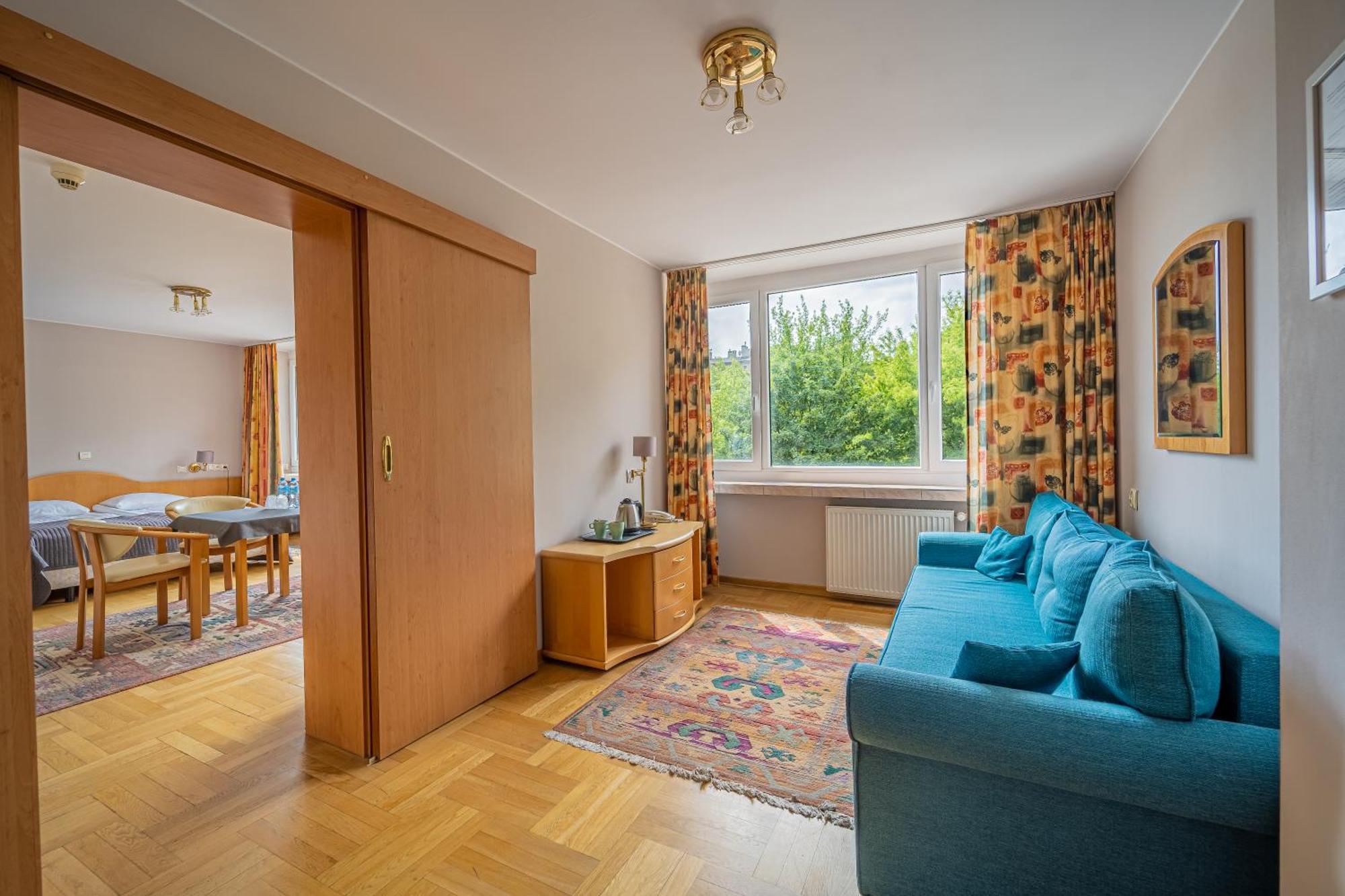 Hotel Mazowiecki Lodz Kültér fotó