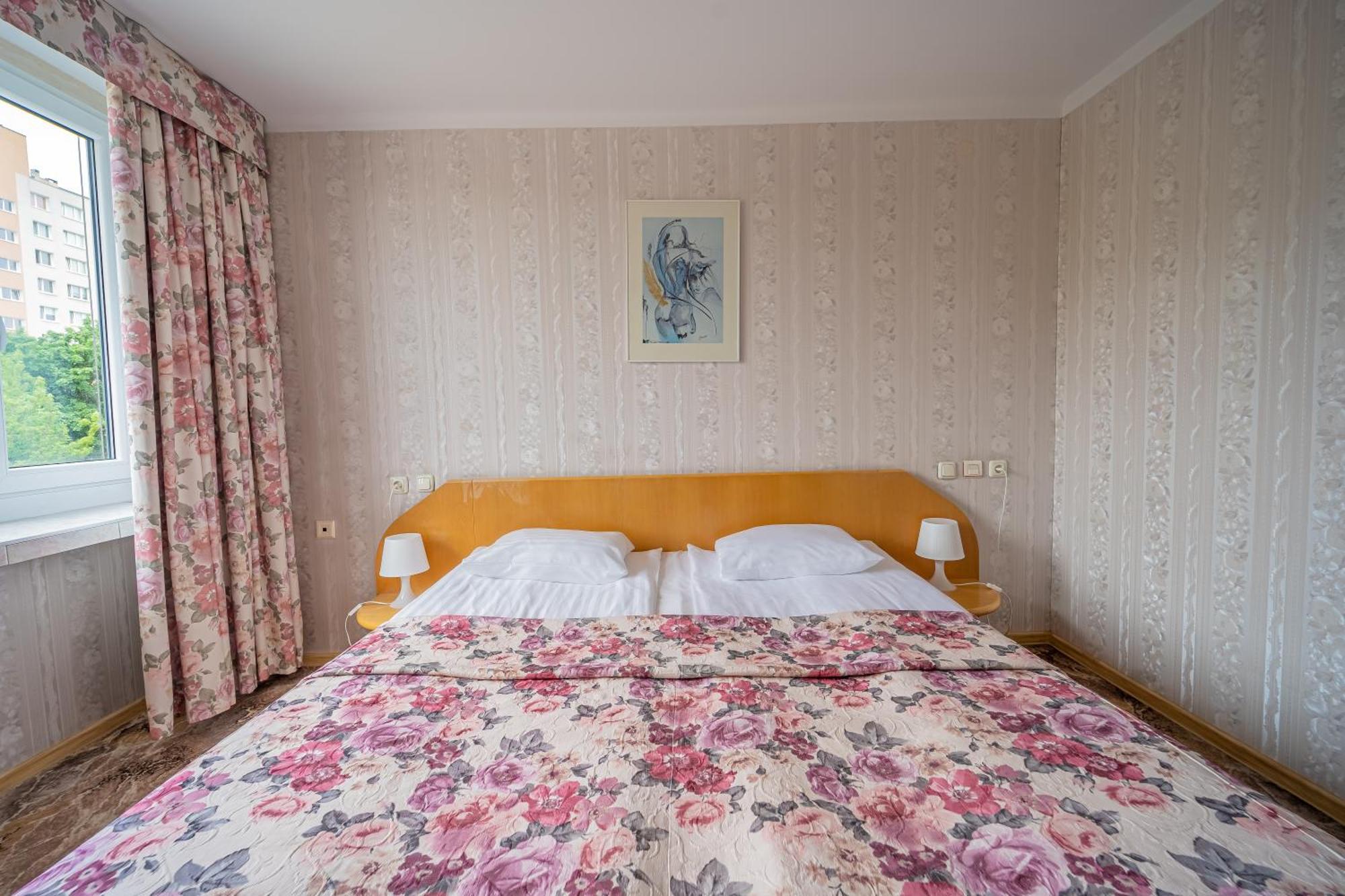 Hotel Mazowiecki Lodz Kültér fotó