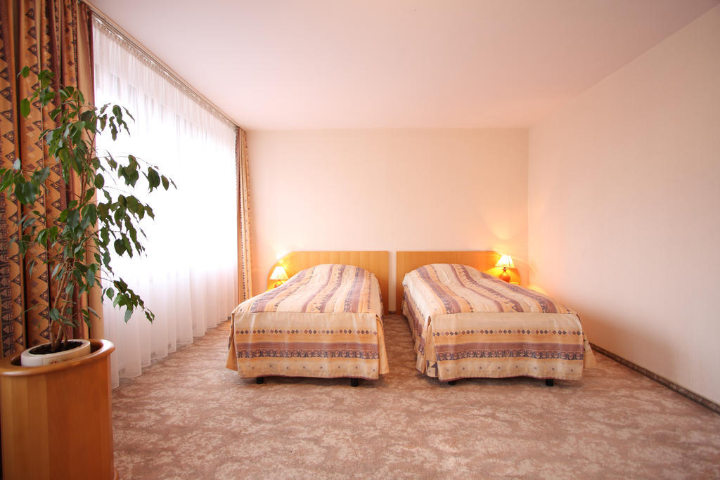 Hotel Mazowiecki Lodz Kültér fotó