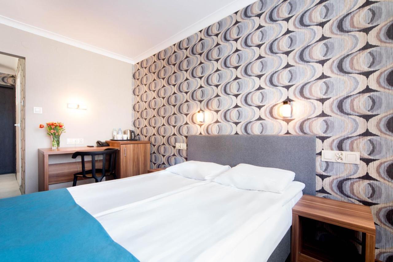 Hotel Mazowiecki Lodz Kültér fotó