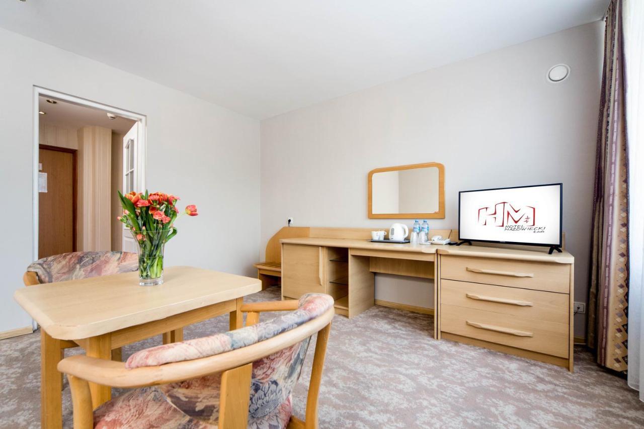 Hotel Mazowiecki Lodz Kültér fotó